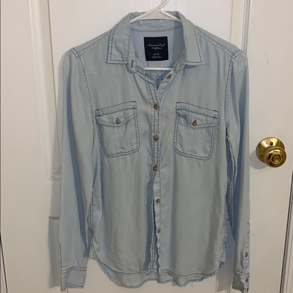 American Eagle long sleeve denim shirt